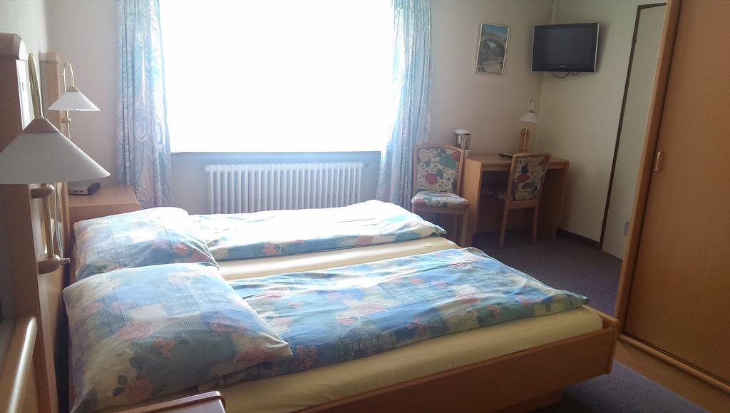 Hotel Frohsinn Erstfeld Room photo